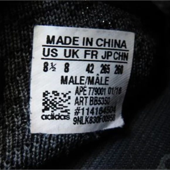 Adidas Yeezy 350 'Black', Size: 8.5 (Men) - Picture 11 of 11